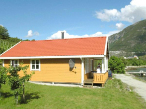 Three-Bedroom Holiday home in Slinde 1